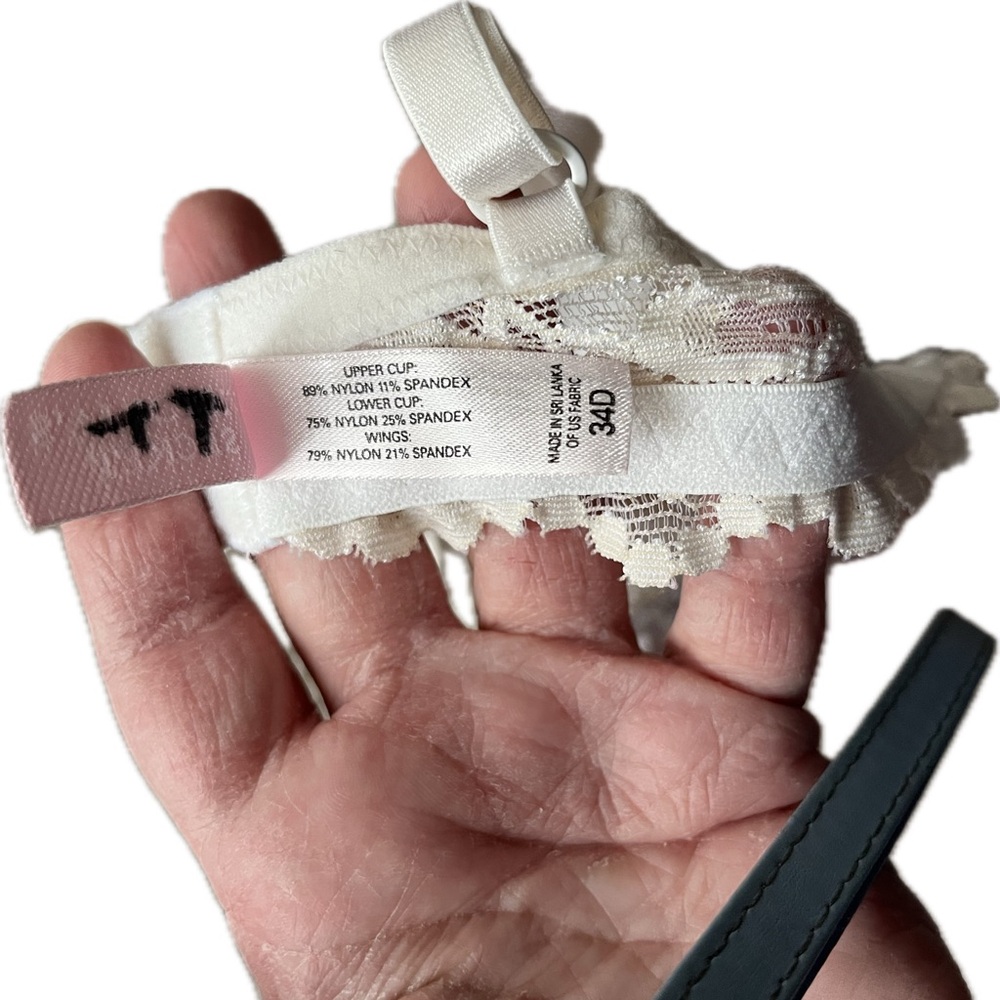 Victoria Secret White Bra - 34D - Picture 5 of 5